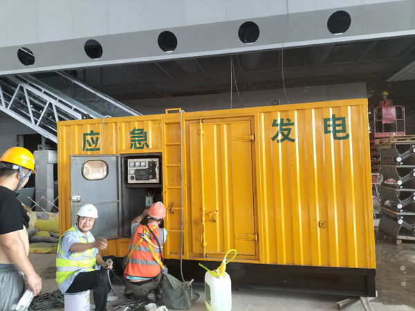 万安怎样判断空气滤清器是否需要更换？